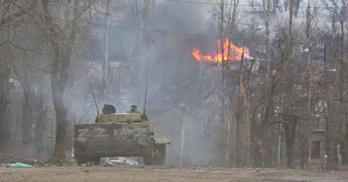 Guerra Russia-Ucraina, la diretta – Biden: “800 milioni di nuove armi a Kiev”. Mosca invia sanzioni a 398 membri del Congresso Usa e 87 senatori canadesi