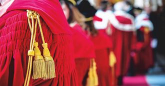 Copertina di Beata età pensionabile: così la politica favorisce solo le toghe amiche