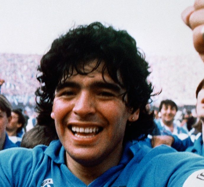 Serie tv su Maradona, risarcimento per l’ex moglie Claudia Villafañe: “Si è sentita vittima di attacchi misogini”