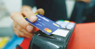 Copertina di Blocco dei pagamenti con bancomat e Pos: caos, disagi e allarme hacker (poi rientrato)