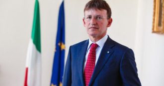 Il ministro Di Maio: “L’ambasciatore Zazo è tornato a Kiev e ha riaperto l’ambasciata. È il simbolo dell’Italia che crede nel dialogo”