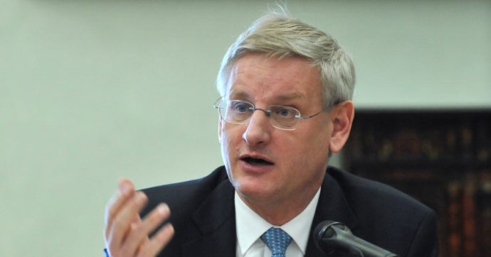 Guerra Russia-Ucraina, l’ex premier svedese Carl Bildt: “L’adesione alla Nato ormai nei fatti. Decisione a fine maggio”
