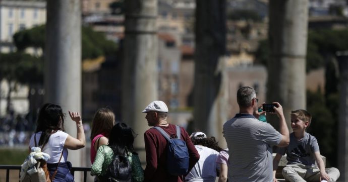 Roma, il comune chiede alle piattaforme web di riscuotere la tassa di soggiorno nei b&b. E valuta stop a licenze per nuovi affittacamere