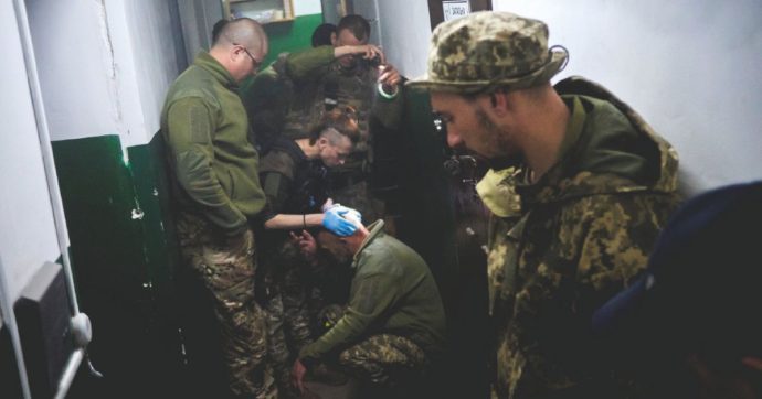 Sirene e bombe, le città del Donbass alla resa dei conti