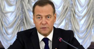 Ucraina, Medvedev minaccia l’Occidente e l’Ue: “Sono dei bastardi, li odio, vogliono la nostra morte. Farò di tutto per farli sparire”