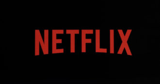 Copertina di Netflix, utenti in calo per la prima volta in 10 anni, il titolo sprofonda in borsa (-40%)