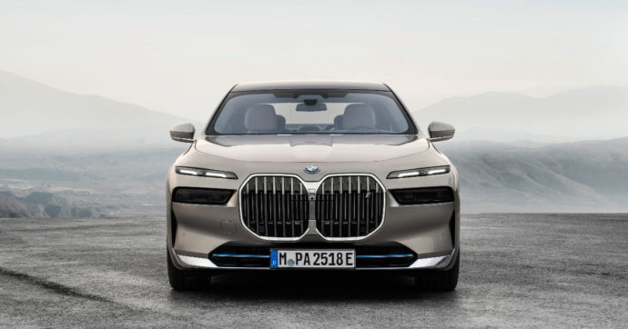 BMW, un 2022 da primato tra i marchi premium. Anche per vendite di elettriche