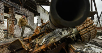 Guerra Russia-Ucraina, la diretta – Il consigliere di Zelensky: “Pronti a negoziati speciali a Mariupol”. La Russia testa nuovo super-missile