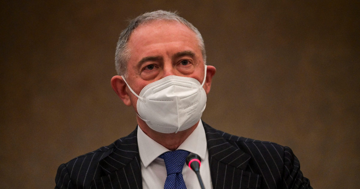 Russiagate, il Copasir sulla cena Vecchione-Barr: “Nulla di nuovo, non servono approfondimenti”. L’ex capo dei servizi: “Era solo cerimoniale”