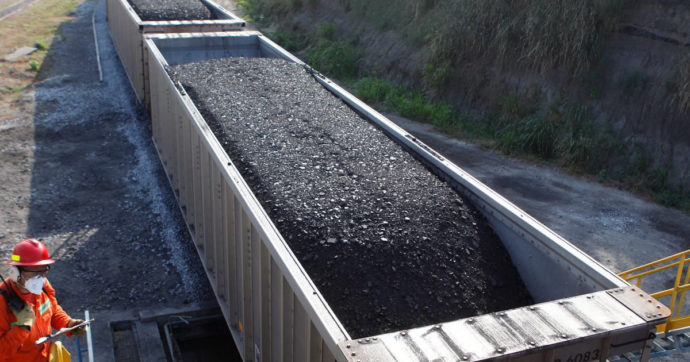 La Cina raddoppia le importazioni di carbone russo. E rivende a noi il gas liquido incassando super profitti