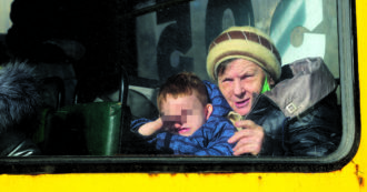 Copertina di Le ucraine in fuga: paure e sogni di chi lascia tutto