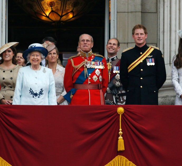 “Harry e Meghan al fianco della regina Elisabetta sul balcone di Buckingham Palace al Giubileo di Platino”