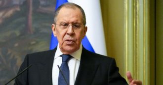 Lavrov apre a nuove conquiste in Ucraina oltre il Donbass: “La situazione è cambiata a causa delle forniture di armi occidentali”