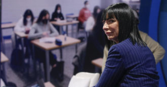 Copertina di “La preside (non) ci sta col maturando”: la brutta commedia