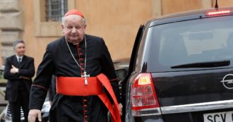 Copertina di Abusi nella Chiesa, il Vaticano archivia le accuse di copertura nei confronti del cardinale Dziwisz: “Agì correttamente”