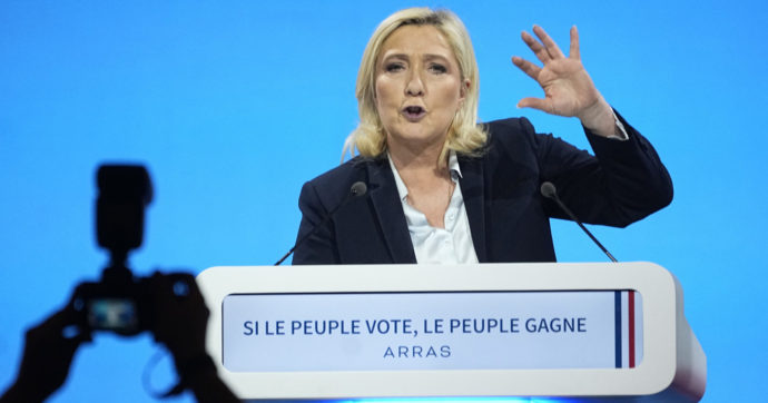 Copertina di Fine corsa: gli scheletri russi di Le Pen spingono Macron verso l’Eliseo