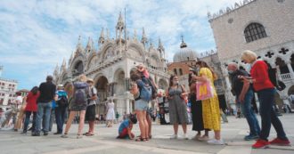 Copertina di Veneto, Garavaglia diceva che il turismo non trova lavoratori causa reddito. I dati dell’ente regionale: “In 4 mesi 47mila contratti, +300%”
