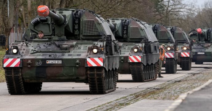 Guerra in Ucraina, la Svizzera ha vietato alla Germania di esportare le sue munizioni a Kiev. “Vengono utilizzate dai carri armati tedeschi”