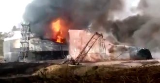 Russia, deposito di carburante e base militare in fiamme: quarto incendio sospetto in pochi giorni tra scambi d’accuse e ipotesi sabotaggio