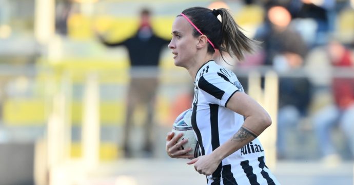 Calcio, ok della Figc al professionismo per le donne in Serie A a partire da luglio