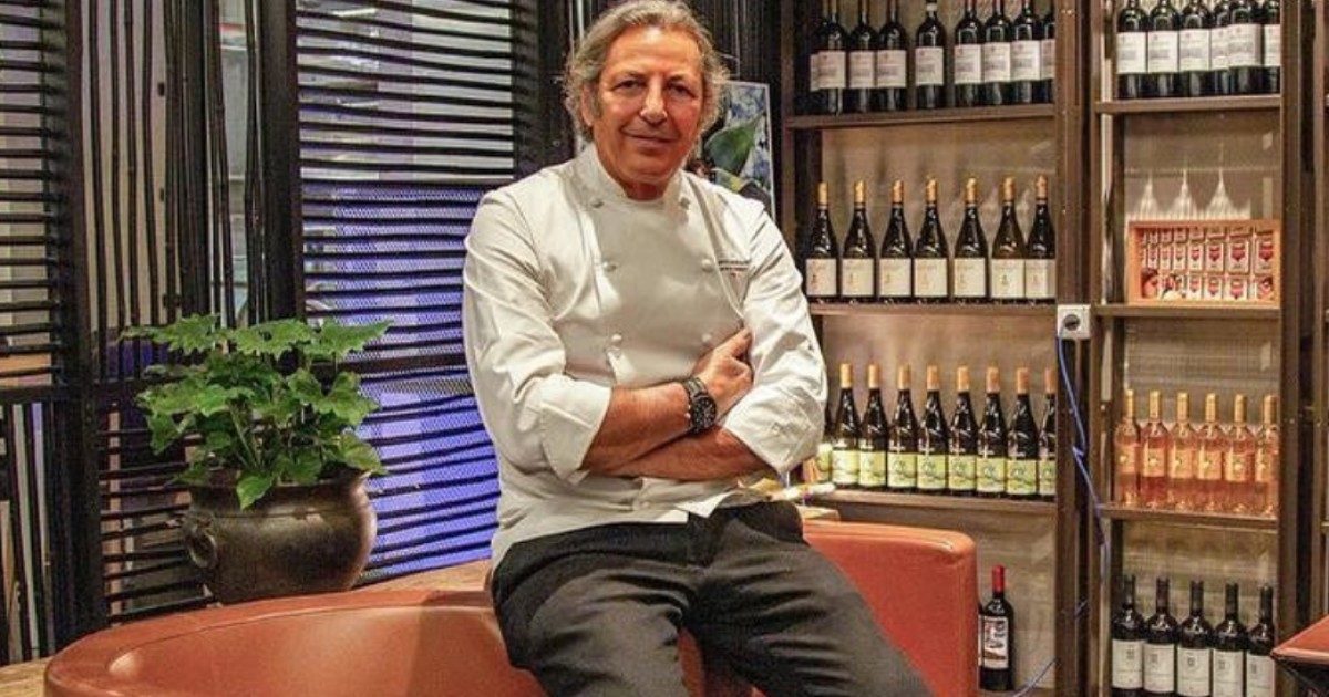 Lo chef Filippo LaMantia: “Servo io i clienti perché non trovo camerieri. Offro come base 22mila euro lordi l’anno, ma i ragazzi hanno cambiato mentalità”