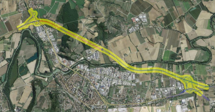 Perugia, la lotta dei comitati contro il progetto di superstrada che trapassa la collina protetta: “Rischio sfregio irrimediabile all’ambiente”