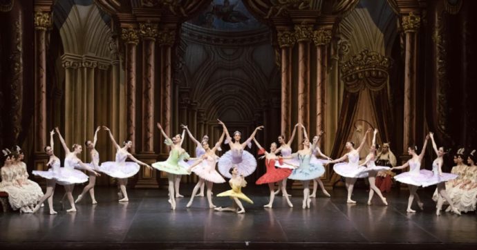 Ucraina, le piccole danzatrici accolte dalla Scala di Milano ma non solo: le accademie e i teatri danno possibilità di studio ai giovani artisti in fuga dalla guerra