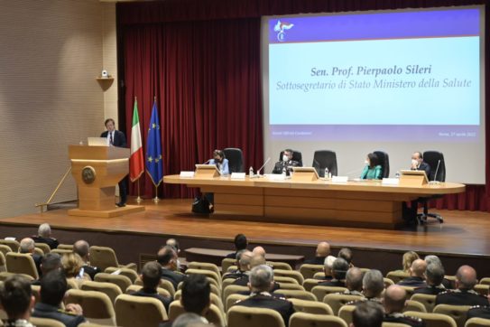 Suicidi e salute mentale, una linea d’ascolto i carabinieri. Il generale Luzi: “Il disagio va superato con l’aiuto delle comunità”