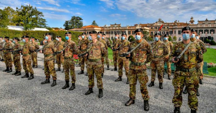 Copertina di Sindacati militari, eletta 1ª donna capo