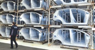 Copertina di Così l’auto “green” rischia di peggiorare la crisi industriale