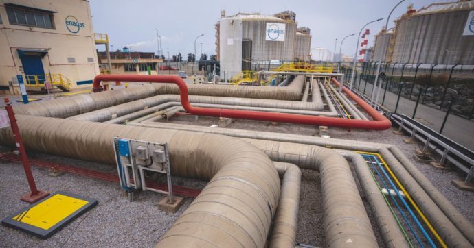 Il finto balletto sul gas in rubli e l’embargo vero sul petrolio