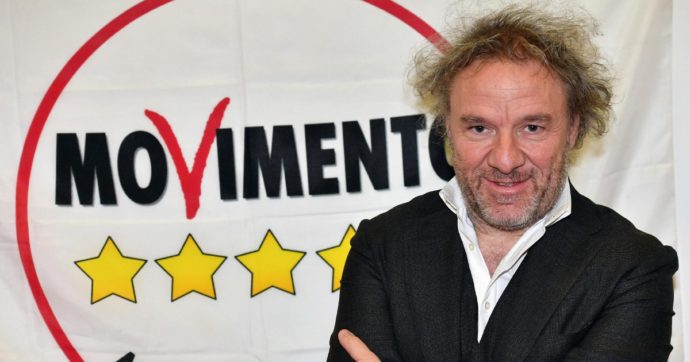 Copertina di Il notaio dei voti su Rousseau: “Ora il M5S mi paghi”