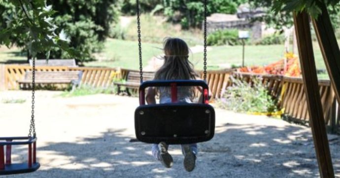 Mantova, nei parchi giochi tornano le altalene per bambini: il comune le ha vietate per quasi 37 anni