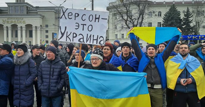 Guerra in Ucraina, Il piano russo su Kherson tra referendum e introduzione del rublo: la città occupata ora in bilico tra Mosca e Kiev