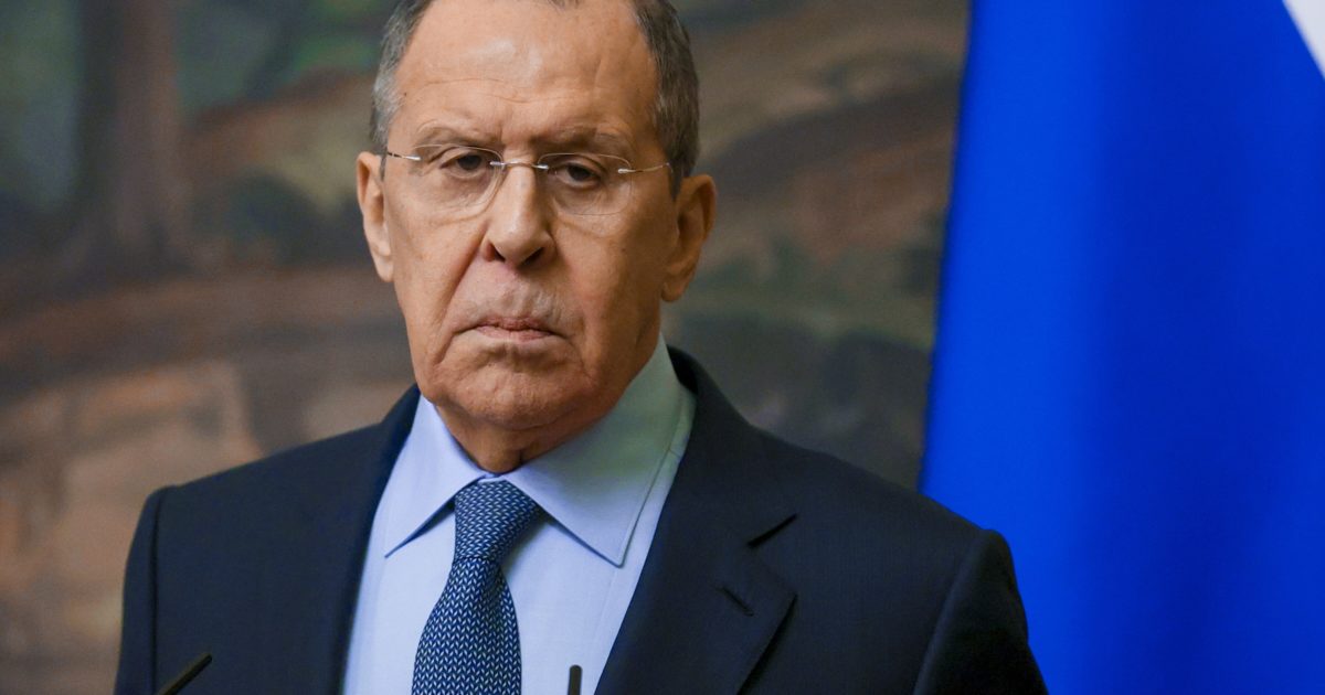 Libertà di stampa, Mosca (che arresta i giornalisti se parlano di guerra) lamenta l’esclusione dal forum Unesco: “Siete contro i punti di vista diversi”