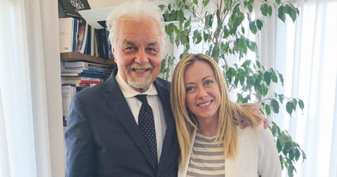 Il consigliere di FdI e l’insulto alla collega: “Le ho consigliato gargarismi col pis…”