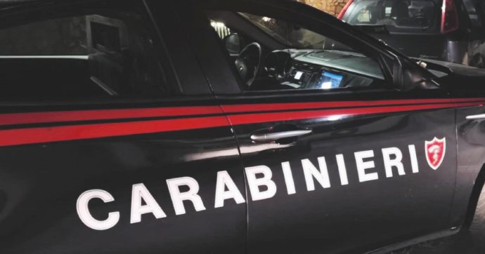 Sarzana, 35enne trovata morta in una pozza di sangue vicino al torrente. Caccia all’uomo in Liguria: “Era salita su un’auto bianca”