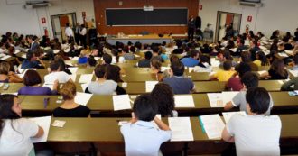 Copertina di Università, presentato il Rapporto Alma Laurea 2022: cala il numero degli iscritti, ma aumenta il tasso di occupazione dei laureati