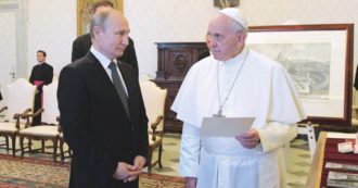Copertina di Papa Francesco: “Putin ha reagito alla Nato che abbaiava alla Russia”