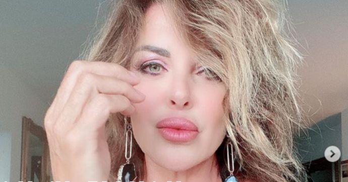 Alba Parietti torna in tv con una gara tra drag queen: ecco come funziona il suo nuovo show “Non sono una signora”