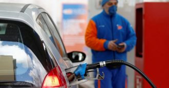Copertina di Caro carburanti, l’Antitrust contro il governo: “L’esposizione dei prezzi medi non serve e rischia di ridurre la concorrenza”