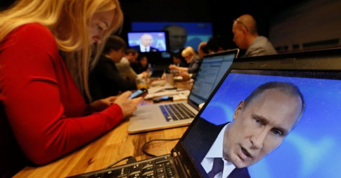 Copertina di Lavrov e le interviste-comizio: il senso della stampa per la censura