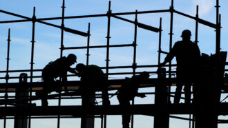 In arrivo la direttiva Ue che costringerà il governo a fare la legge per frenare i contratti pirata. “Una base per il salario minimo”