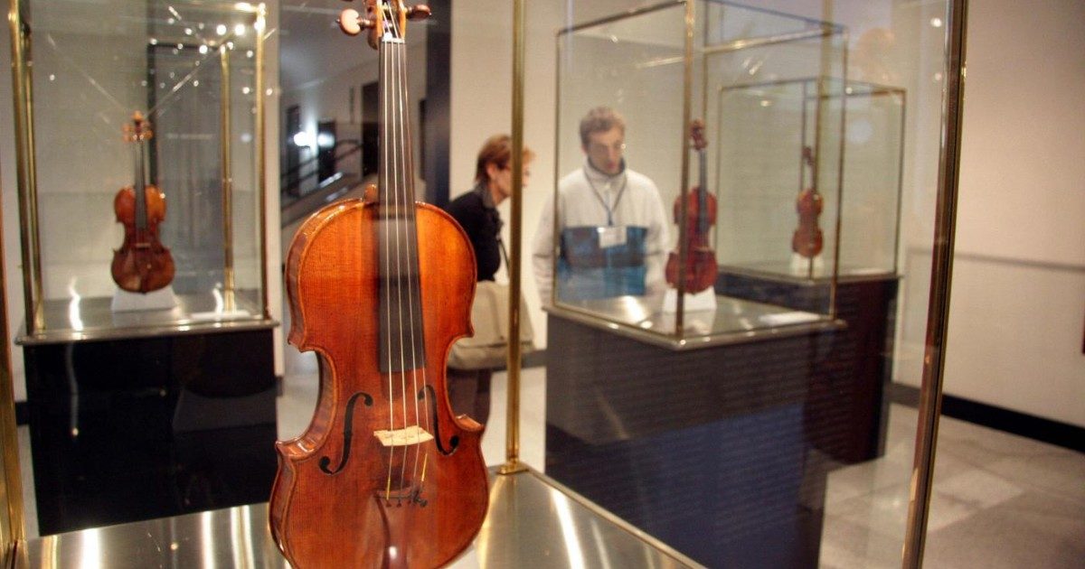 Svelato il segreto dei violini Stradivari: “Persino bendati i liutai lo scelgono”. Il nuovo studio del Cnr