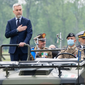 Copertina di L’Italia ripudia la Costituzione. Il Fatto di domani 6 maggio