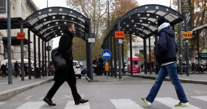 Milano, turista derubata di 8mila euro alla stazione Centrale: “Non tornerò più in Italia”