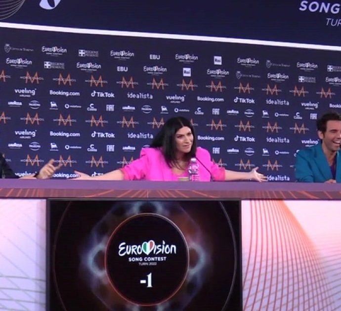 Eurovision 2022, tutti gli sketch di Pausini, Mika e Cattalan in conferenza stampa  – Video