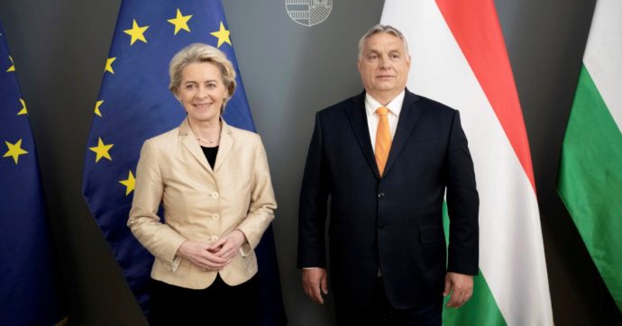 Copertina di Sanzioni, Ue in ginocchio da Orbán per lo stop al greggio russo