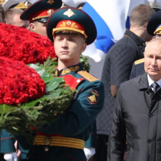 Copertina di Putin moderato, Macron lo segue. Il Fatto di domani 10 maggio