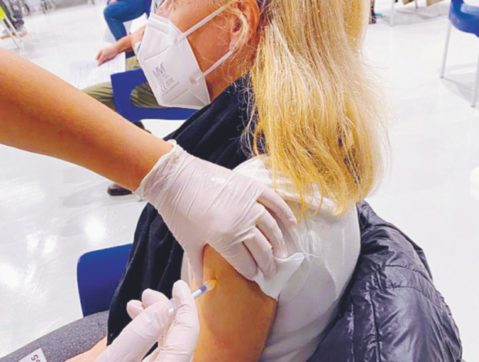 Vaccini Covid “Le reazioni avverse hanno colpito soprattutto le donne”